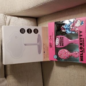 Hello Kitty Detailed Accessory and LED Vanity Mirror
